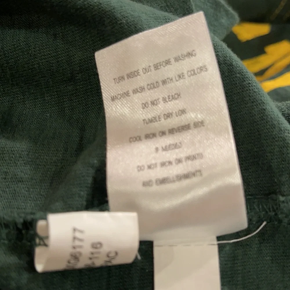 NFL Greenbay Team men’s GIII Apparel group long sleeve Shirt size medium‎